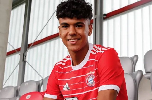 Bundesliga : Le jeune marocain Aznou s'engage avec Bayern Munich